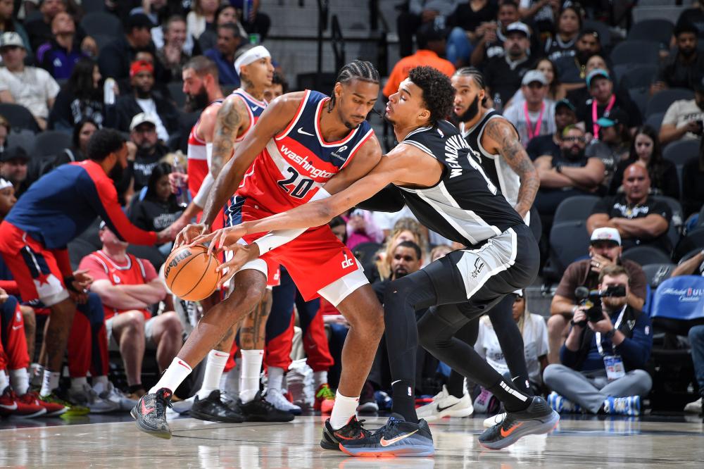 势却急转直 势却急转直