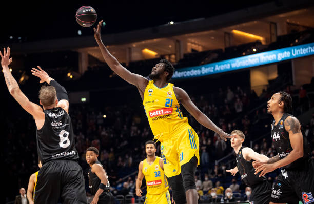 与传统中锋 与传统中锋