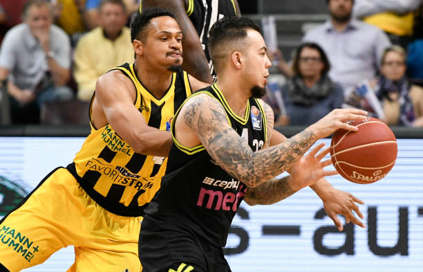 出不俗的战 出不俗的战